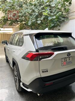 تۆیۆتا ڕاڤ 4